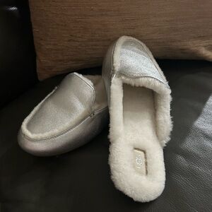 Ugg slippers new silver size 7
